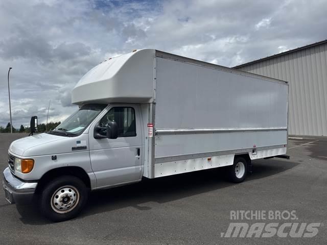Ford E-350 Dodávky