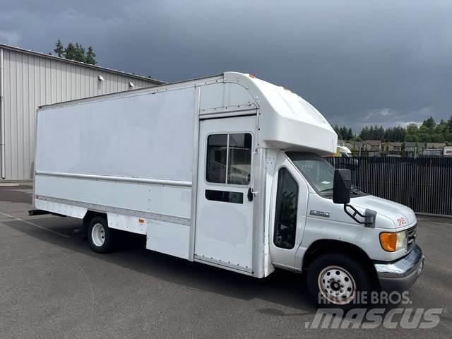 Ford E-350 Dodávky