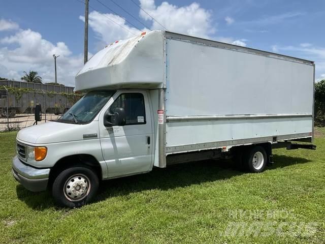 Ford E-350 Skriňová nadstavba