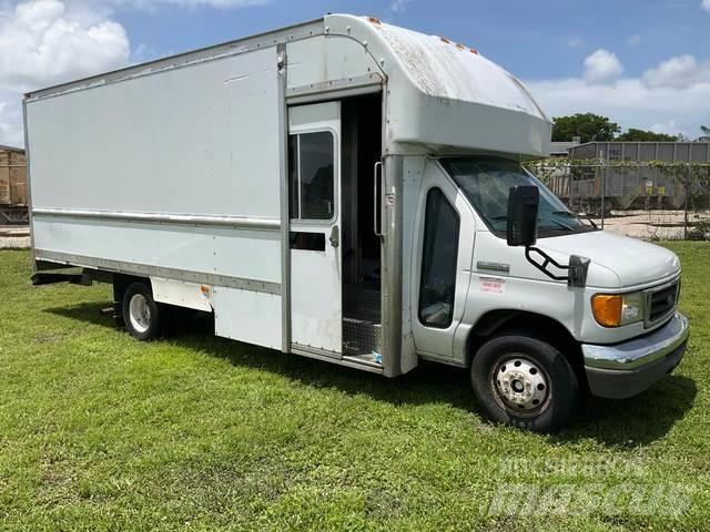 Ford E-350 Skriňová nadstavba