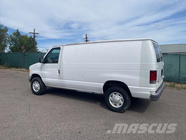 Ford E-350 Dodávky