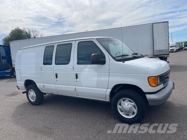 Ford E-350 Dodávky