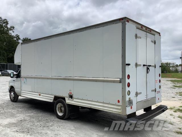 Ford E-350 Dodávky