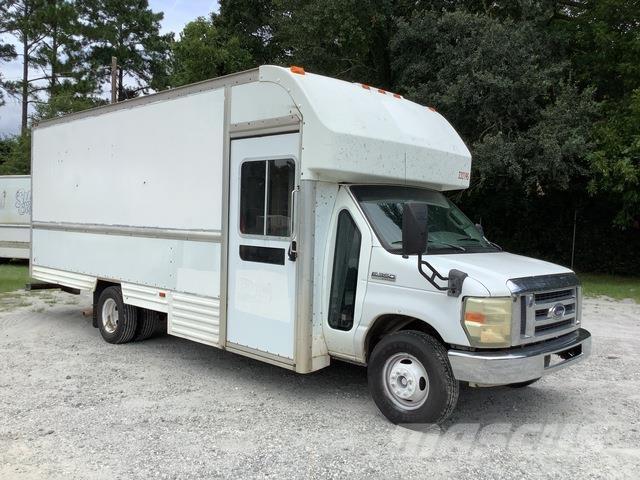 Ford E-350 Dodávky