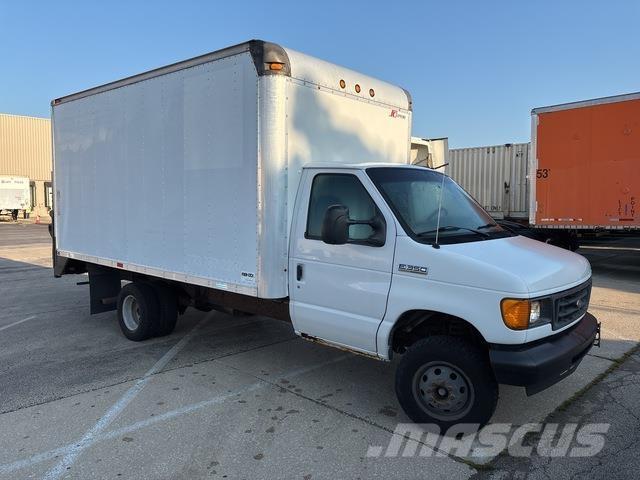Ford E-350 Dodávky
