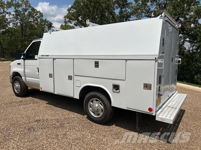 Ford E-350 Nakladacia/sklápacia bočnica