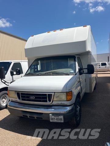 Ford E-350 Dodávky