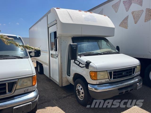 Ford E-350 Dodávky