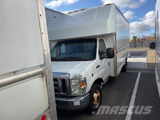 Ford E-350 Skriňová nadstavba