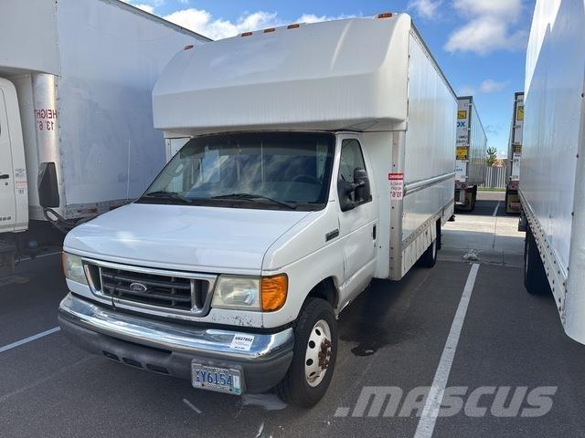Ford E-350 Skriňová nadstavba