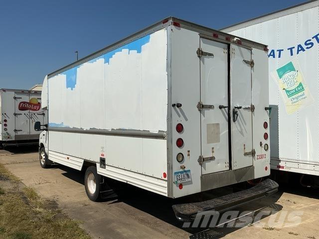 Ford E-350 Skriňová nadstavba