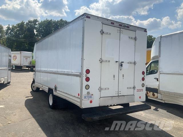 Ford E-350 Dodávky