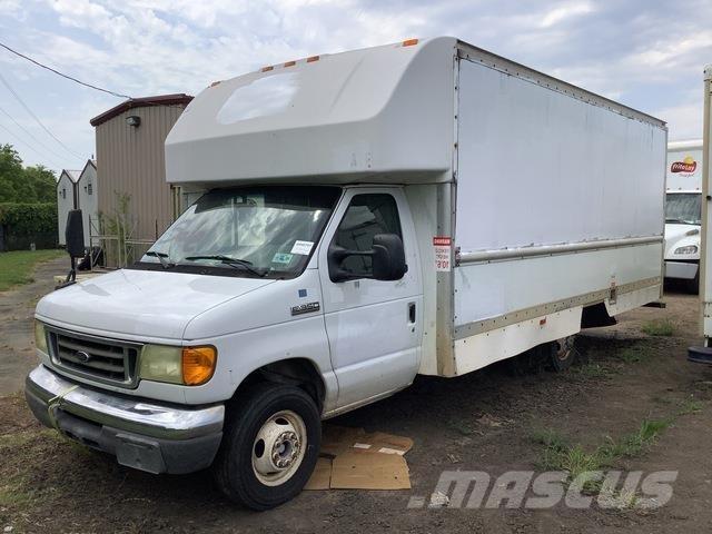 Ford E-350 Skriňová nadstavba
