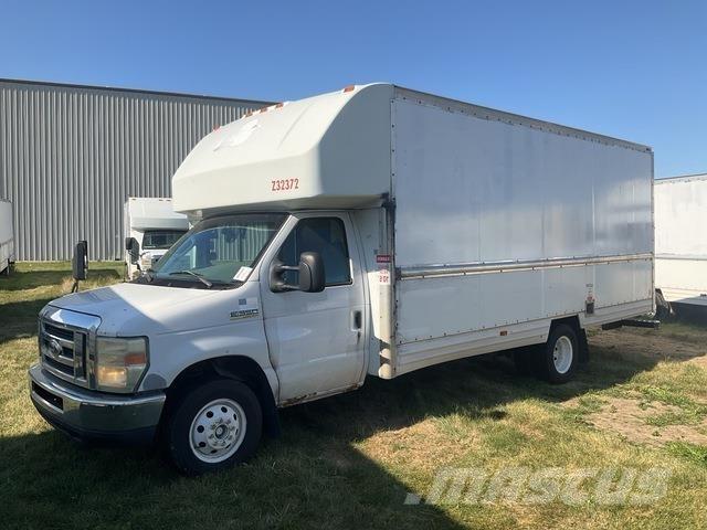Ford E-350 Skriňová nadstavba