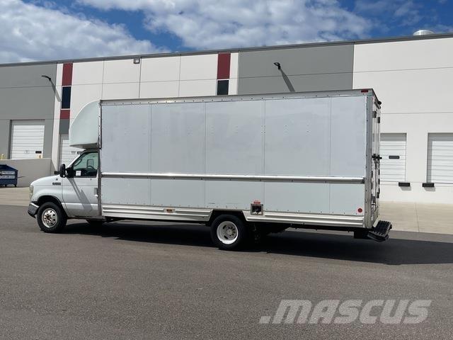 Ford E-350 Skriňová nadstavba