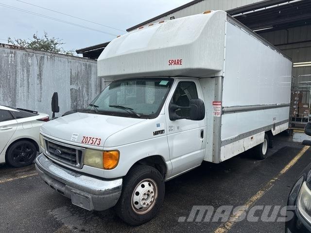 Ford E-350 Skriňová nadstavba