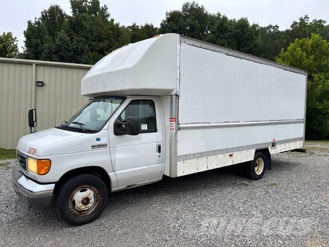 Ford E-350 Dodávky