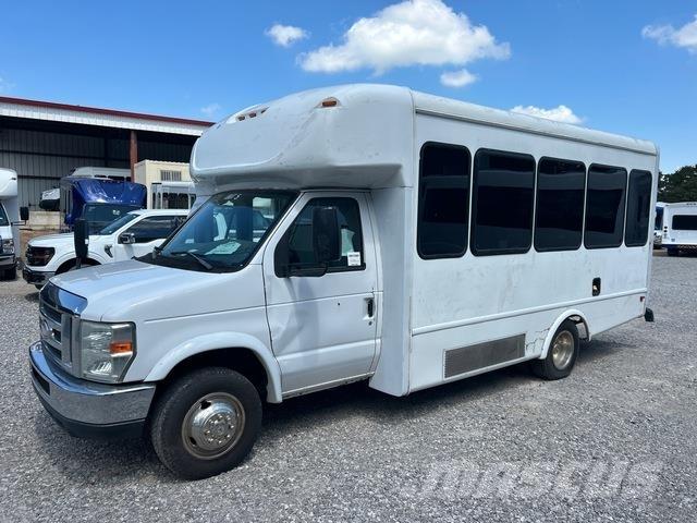 Ford E-350 Minibusy