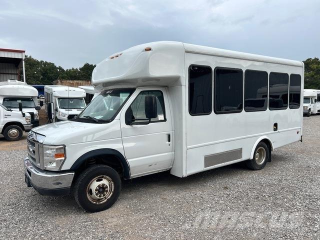 Ford E-350 Minibusy