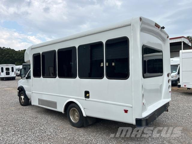 Ford E-350 Minibusy
