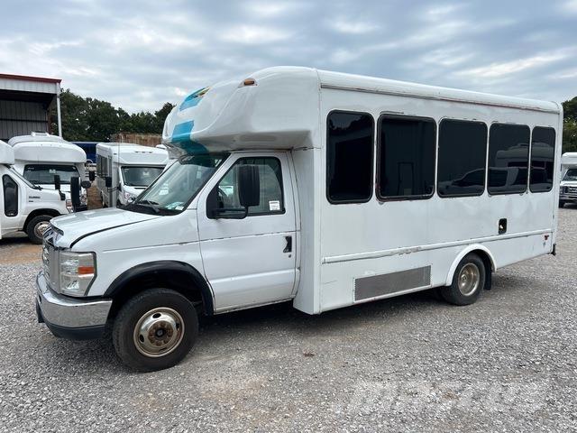 Ford E-350 Minibusy