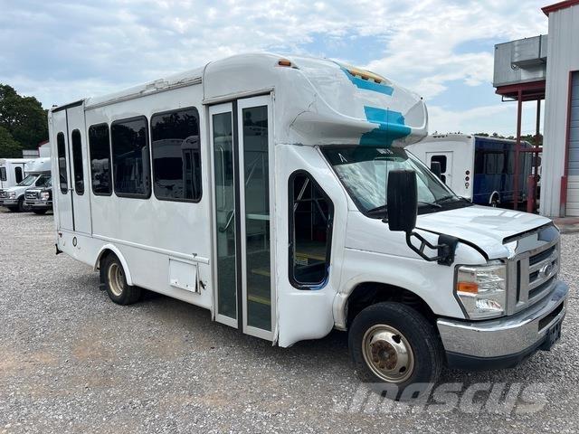 Ford E-350 Minibusy