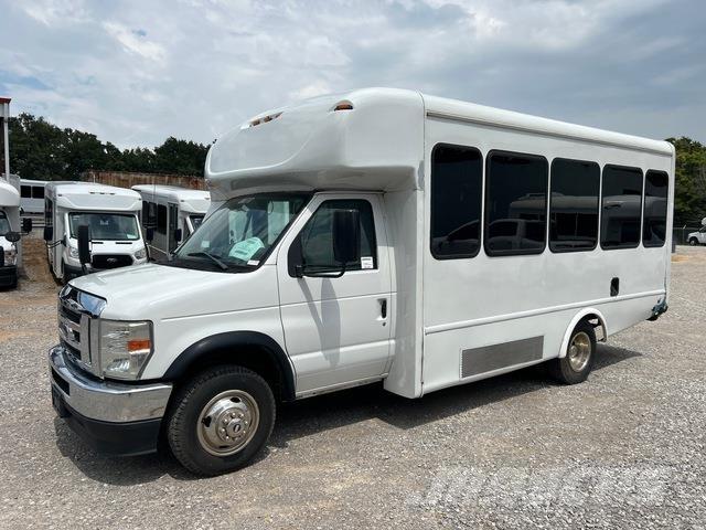 Ford E-350 Minibusy