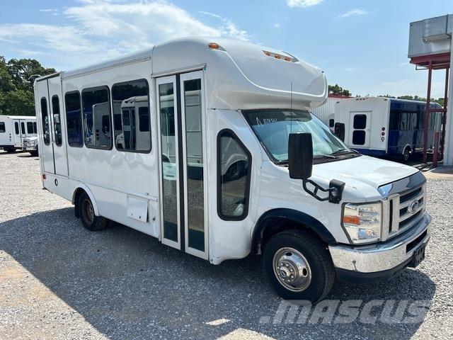 Ford E-350 Minibusy