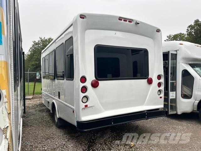 Ford E-350 Minibusy