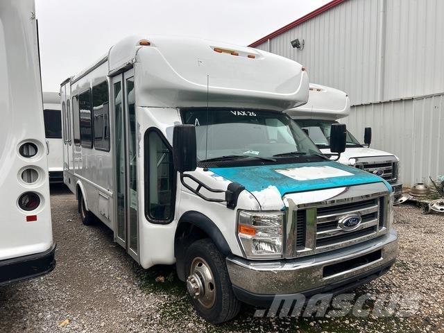 Ford E-350 Minibusy