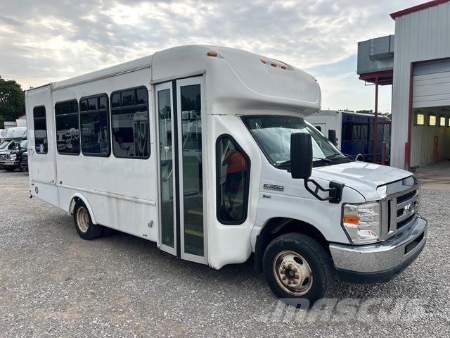 Ford E-350 Minibusy