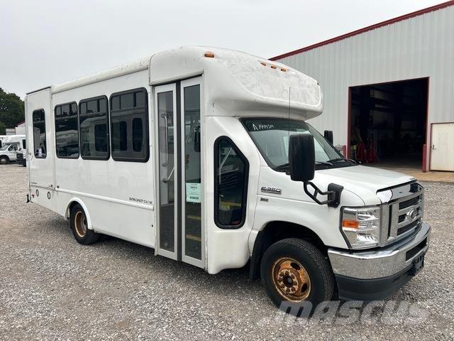 Ford E-350 Minibusy