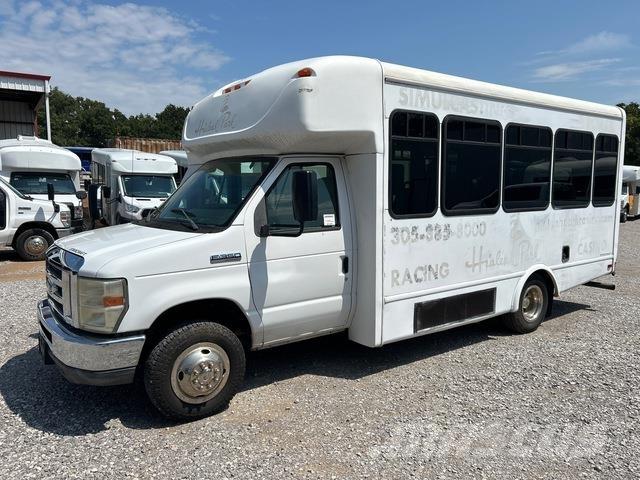 Ford E-350 Minibusy
