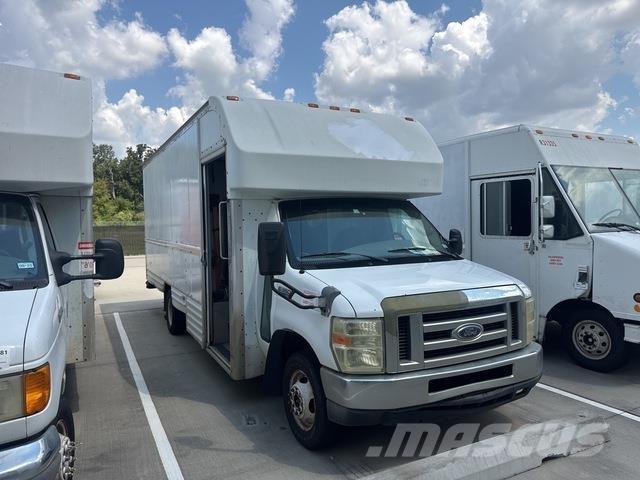 Ford E-350 Skriňová nadstavba