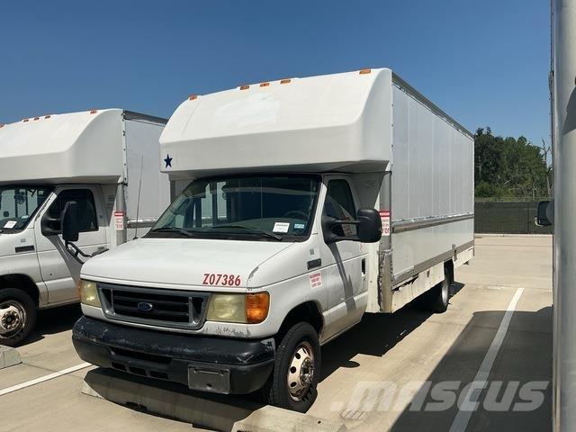 Ford E-350 Skriňová nadstavba