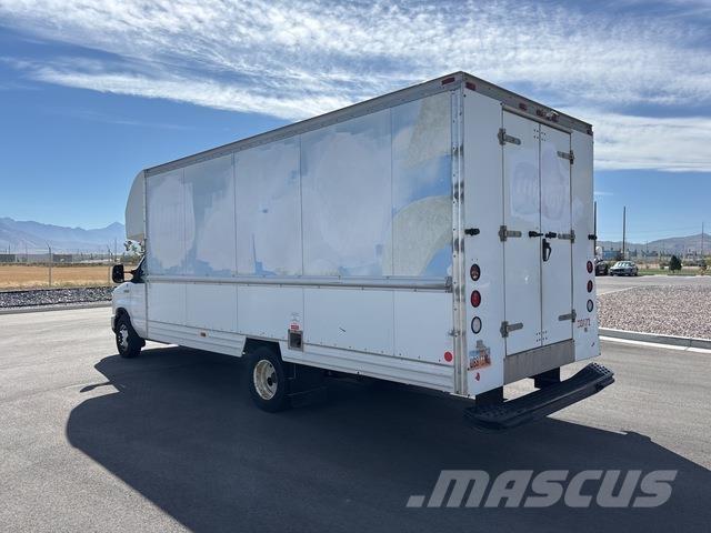 Ford E-350 Skriňová nadstavba