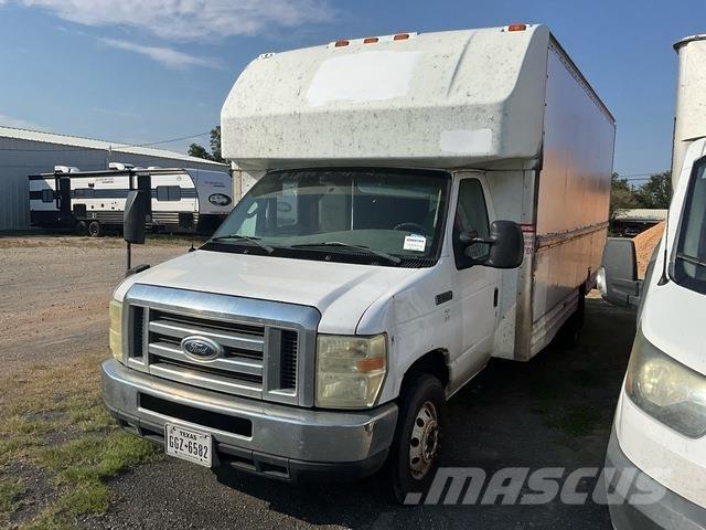 Ford E-350 Skriňová nadstavba