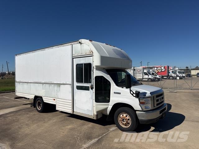 Ford E-350 Skriňová nadstavba