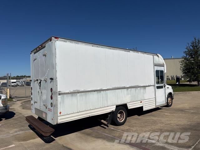 Ford E-350 Skriňová nadstavba