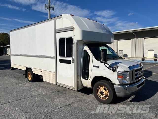 Ford E-350 Skriňová nadstavba