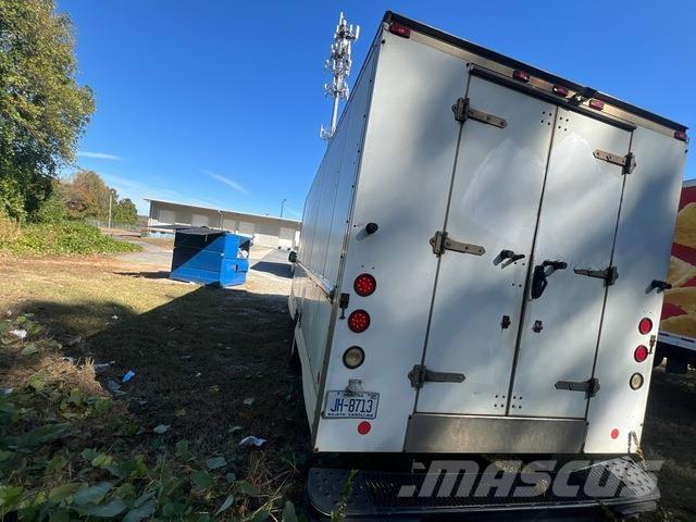 Ford E-350 Skriňová nadstavba