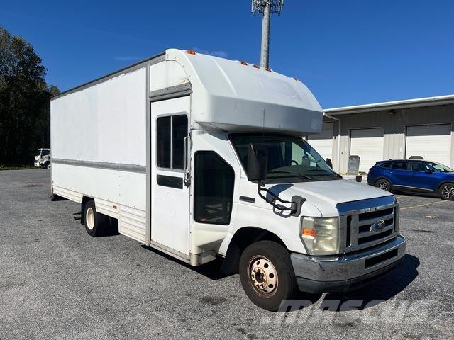 Ford E-350 Skriňová nadstavba