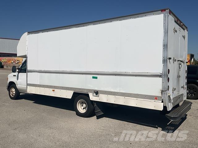 Ford E-350 Skriňová nadstavba