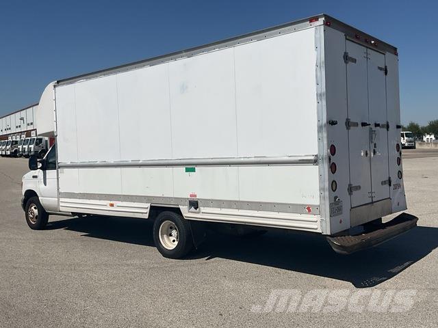 Ford E-350 Skriňová nadstavba