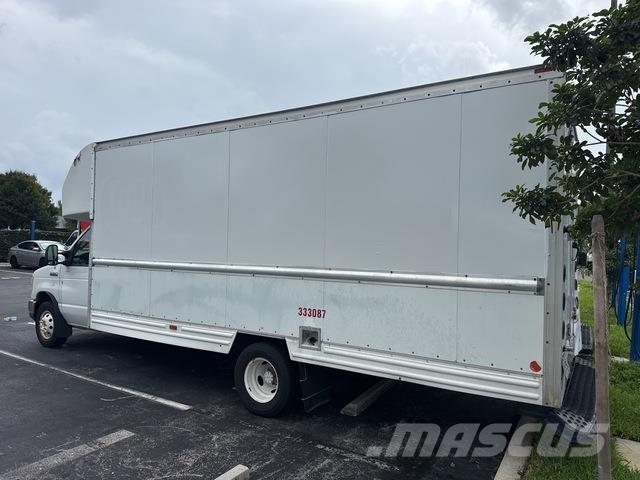 Ford E-350 Skriňová nadstavba