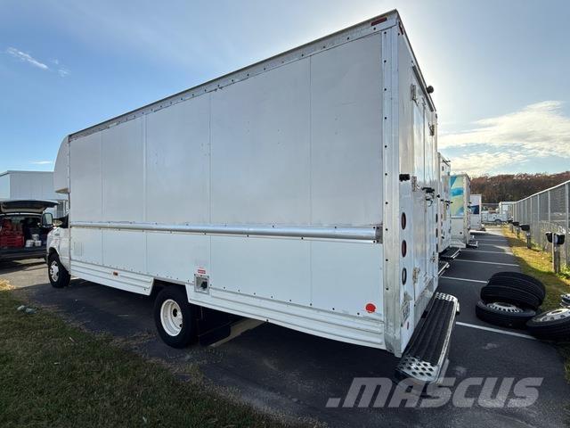 Ford E-350 Skriňová nadstavba