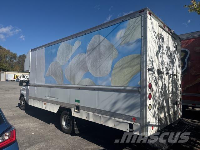 Ford E-350 Skriňová nadstavba