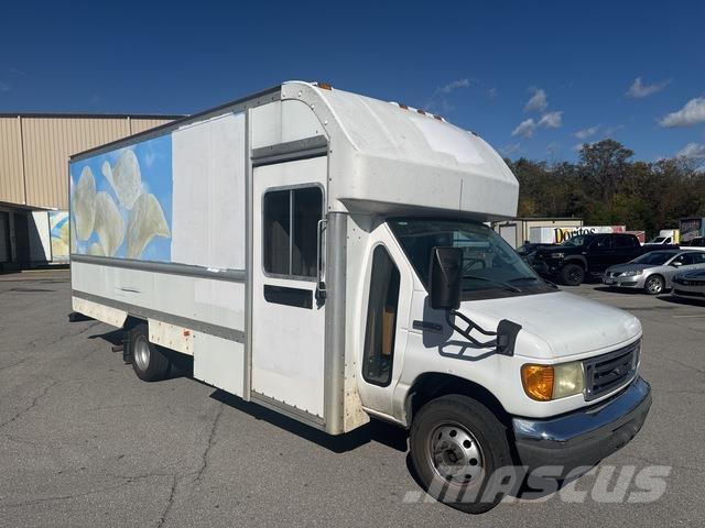 Ford E-350 Skriňová nadstavba