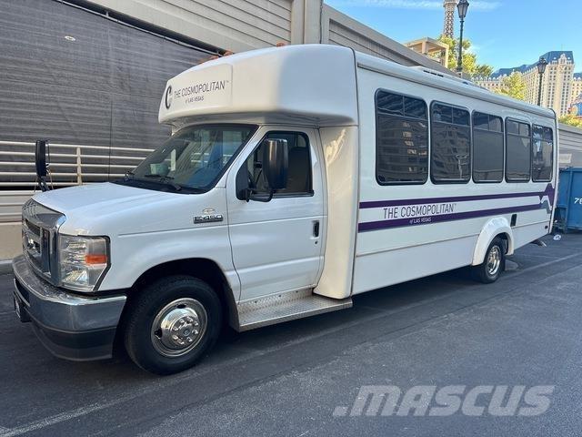 Ford E-450 Minibusy