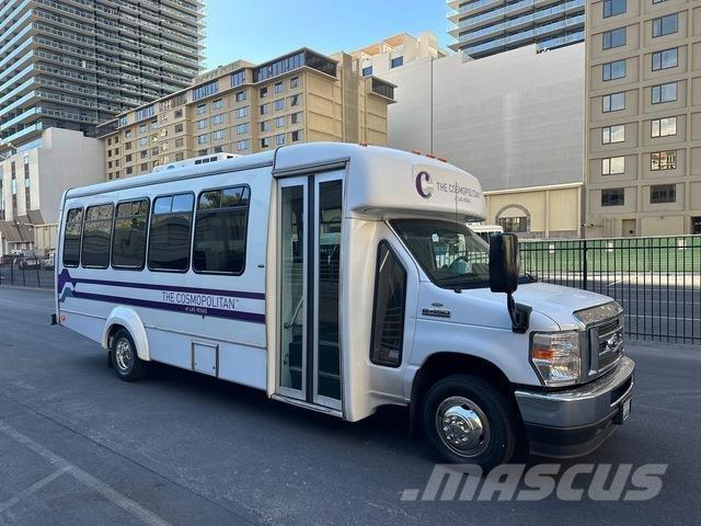 Ford E-450 Minibusy